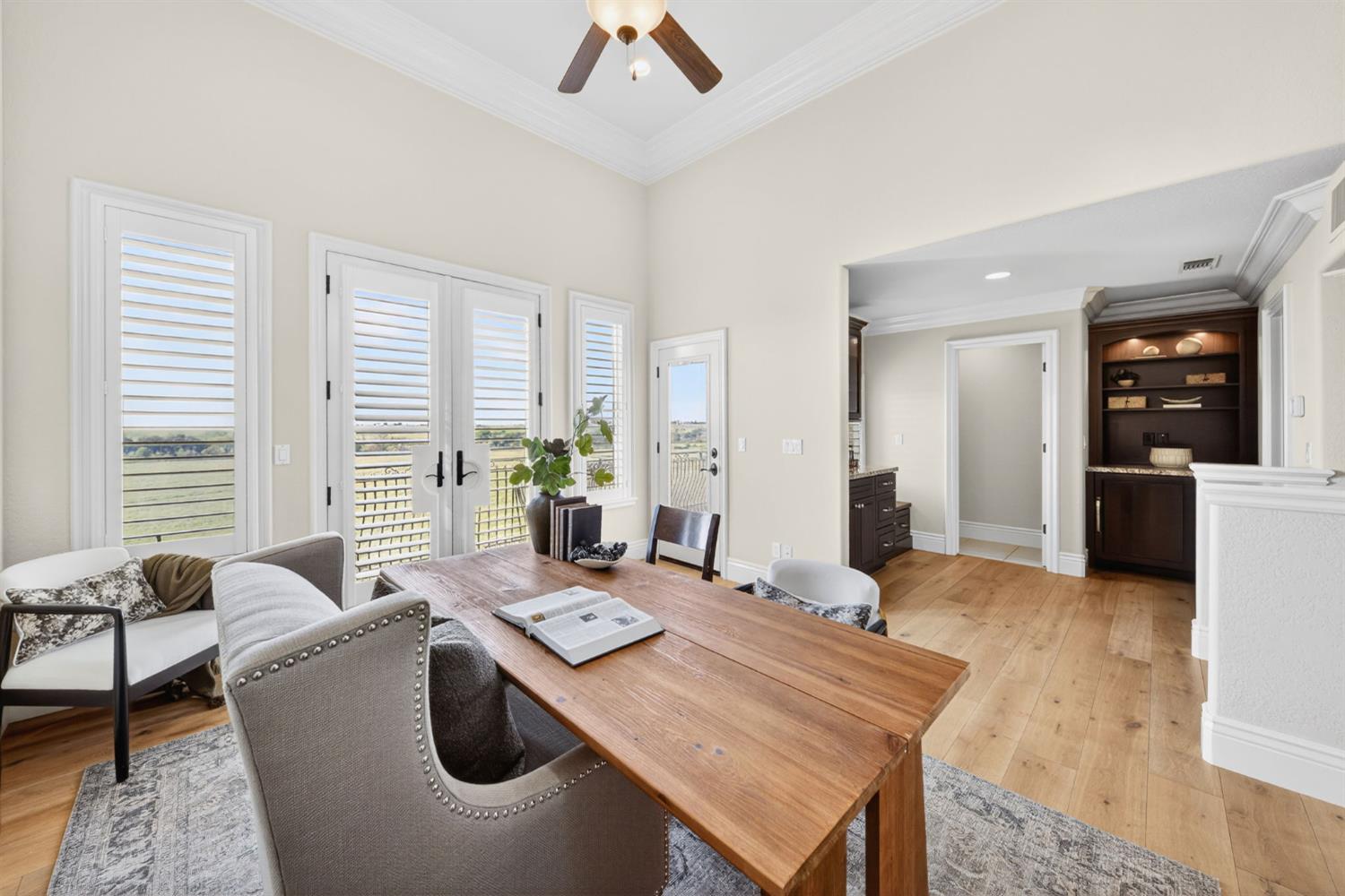 214 W Bluff Ave, Fresno, CA 93711