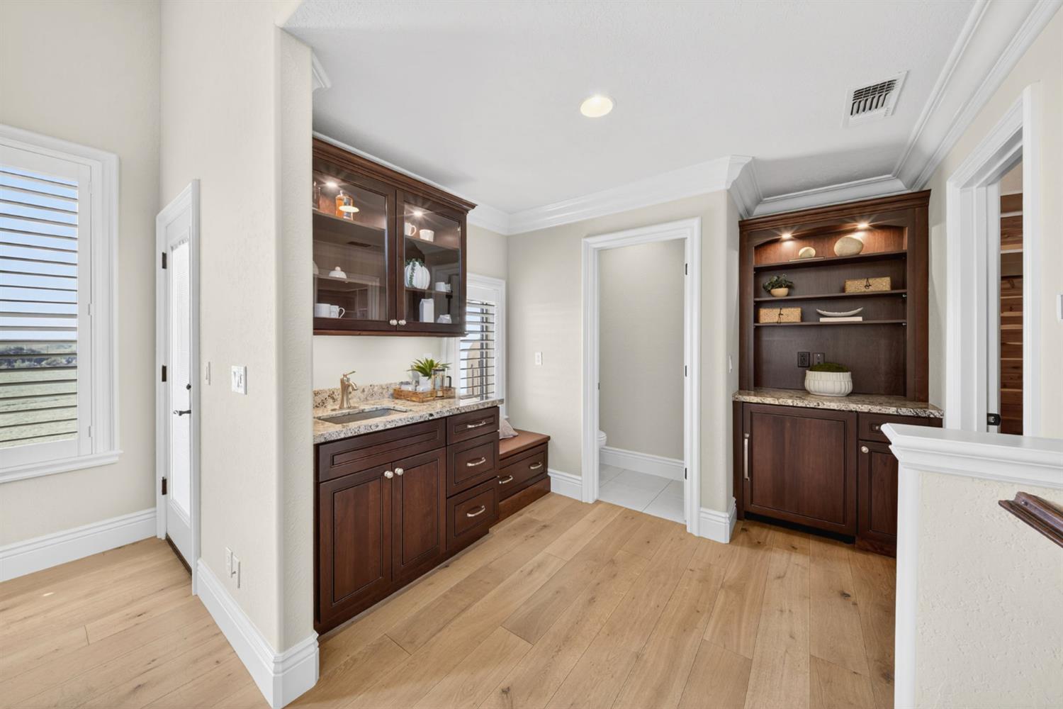 214 W Bluff Ave, Fresno, CA 93711