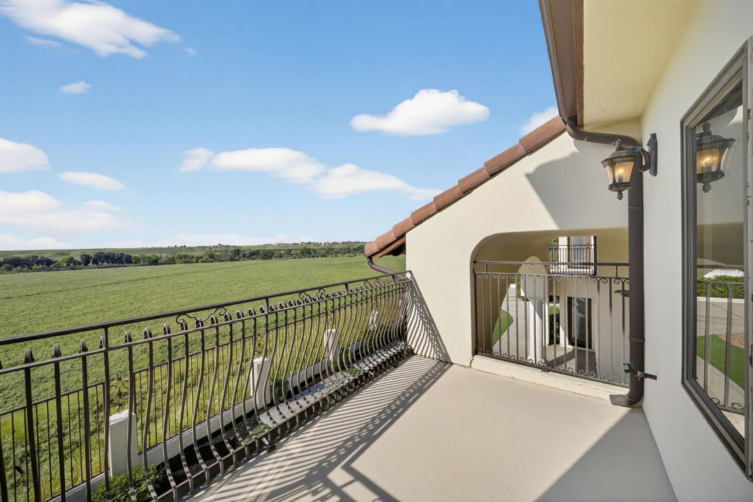 214 W Bluff Ave, Fresno, CA 93711