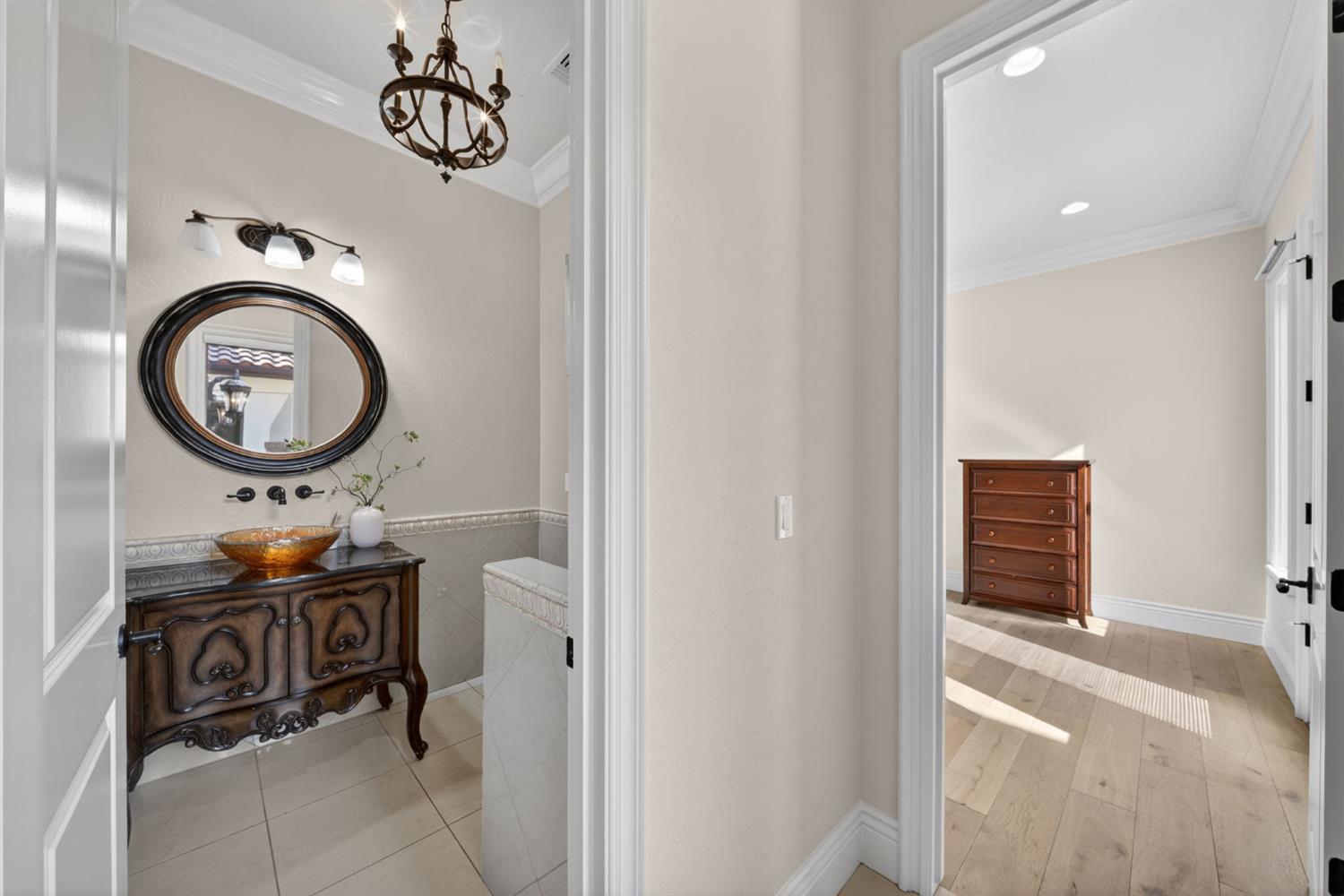 214 W Bluff Ave, Fresno, CA 93711