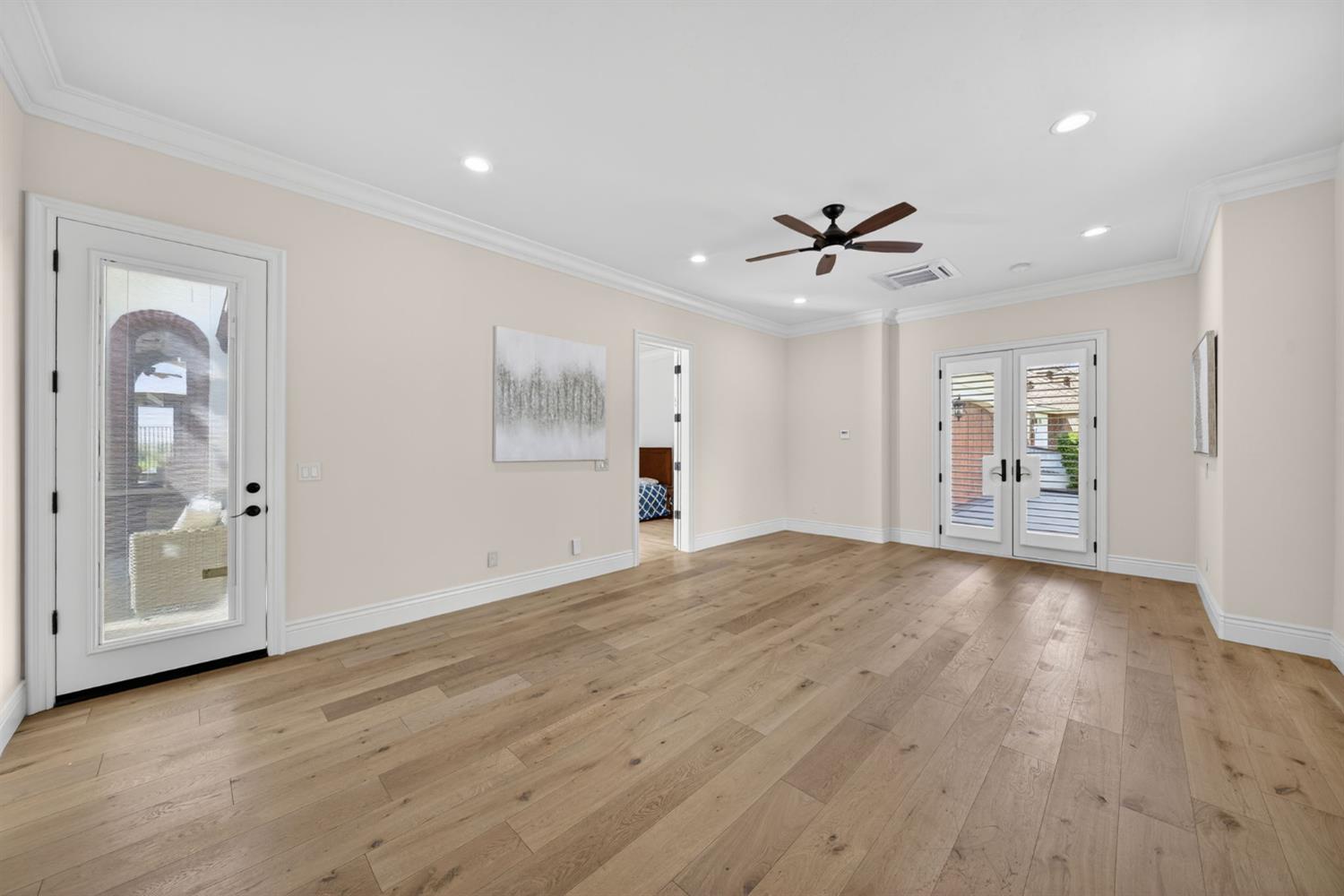 214 W Bluff Ave, Fresno, CA 93711