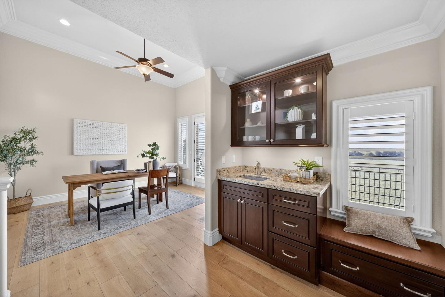 214 W Bluff Ave, Fresno, CA 93711