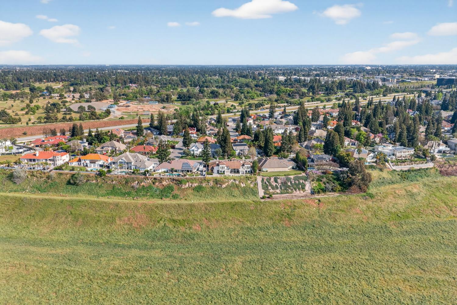 214 W Bluff Ave, Fresno, CA 93711