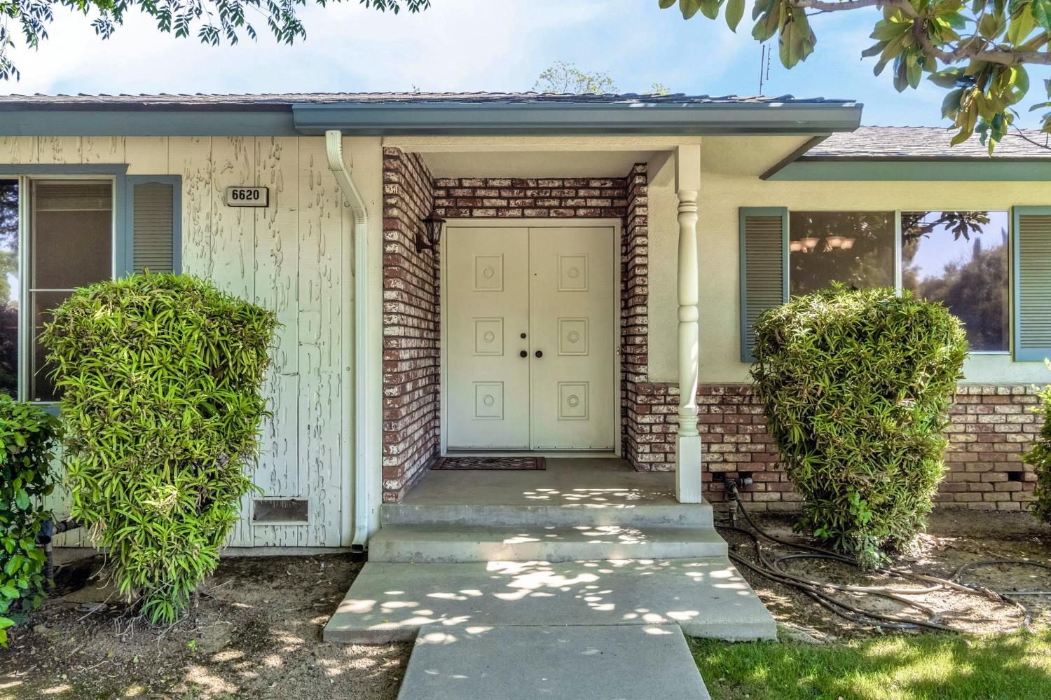 6620 N Dearing Ave, Fresno, CA 93710