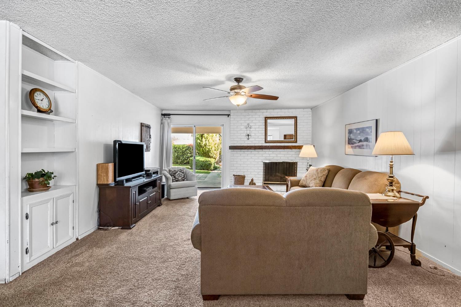 6620 N Dearing Ave, Fresno, CA 93710