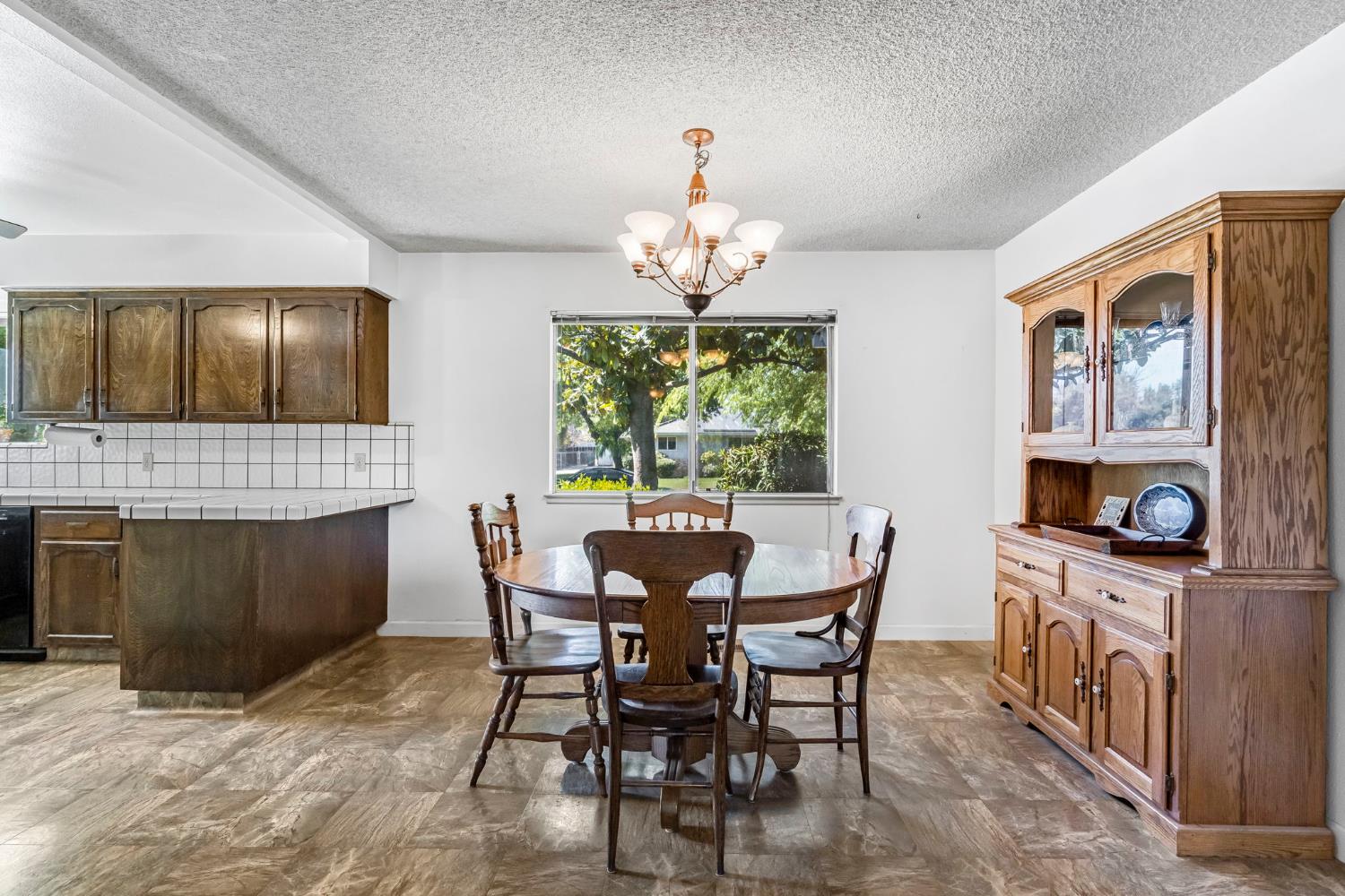 6620 N Dearing Ave, Fresno, CA 93710