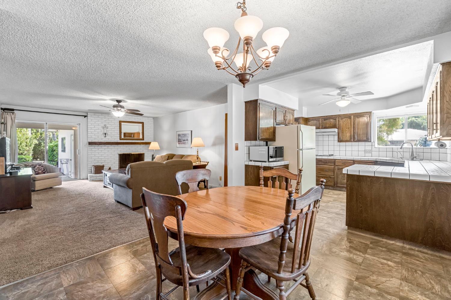 6620 N Dearing Ave, Fresno, CA 93710