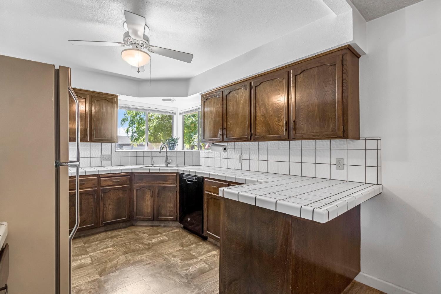 6620 N Dearing Ave, Fresno, CA 93710