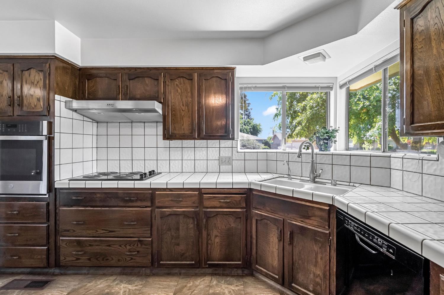 6620 N Dearing Ave, Fresno, CA 93710