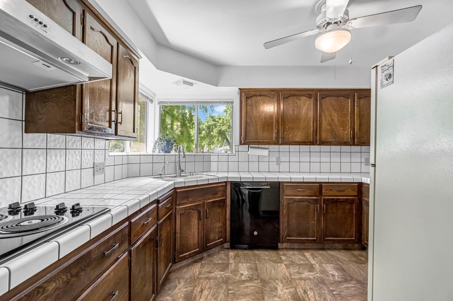 6620 N Dearing Ave, Fresno, CA 93710