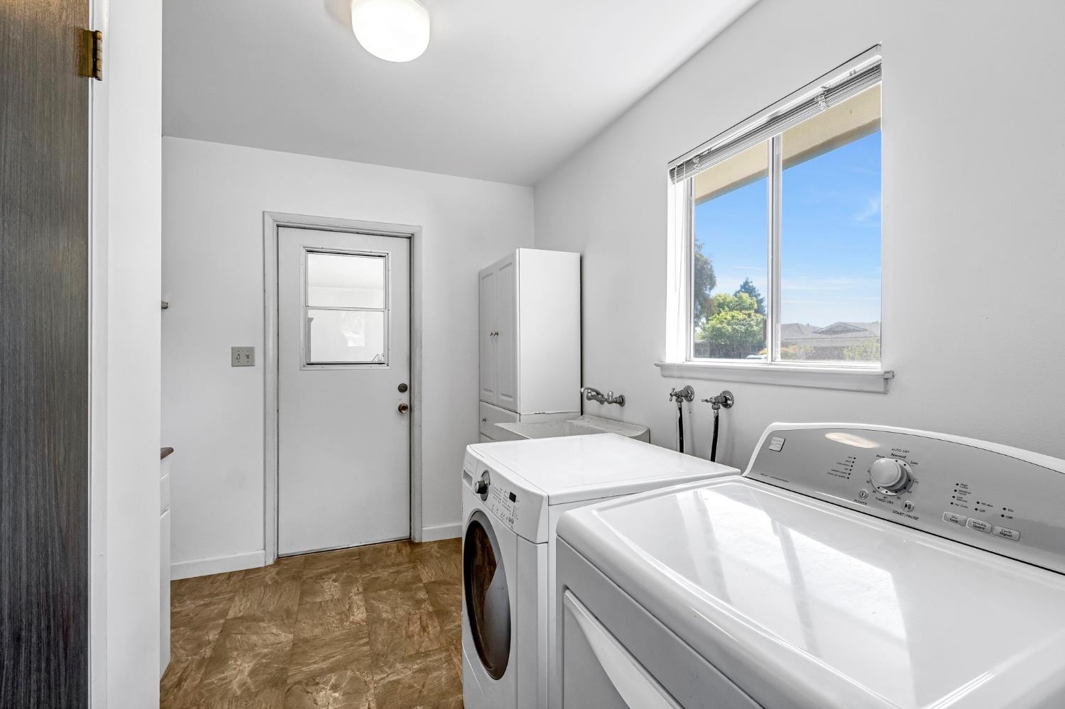 6620 N Dearing Ave, Fresno, CA 93710