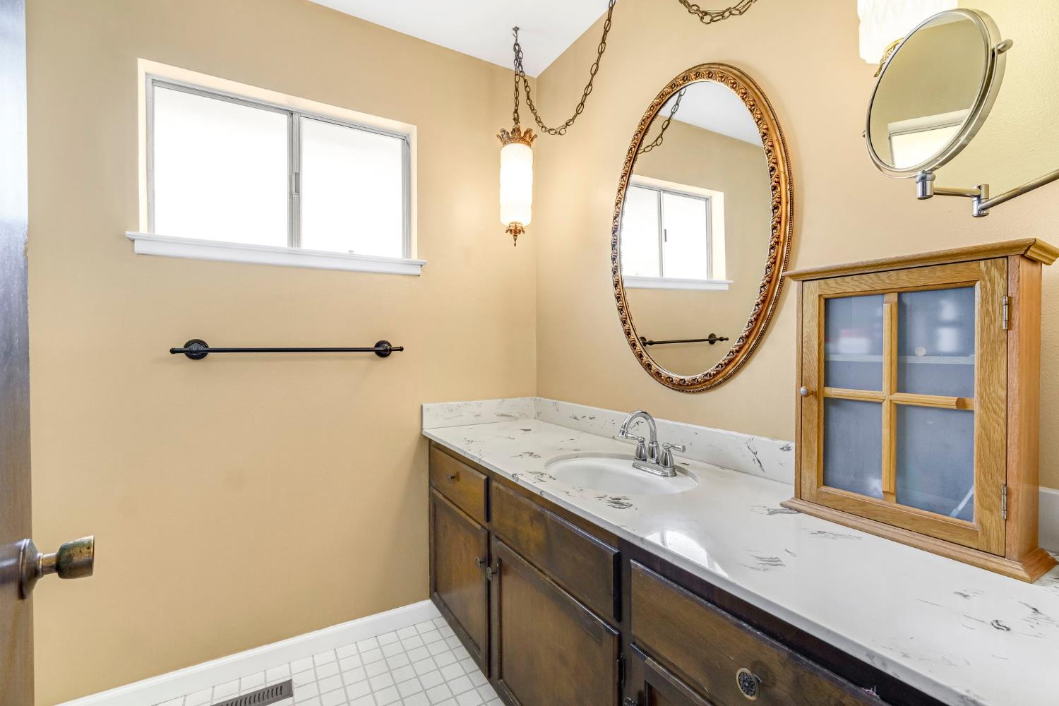 6620 N Dearing Ave, Fresno, CA 93710