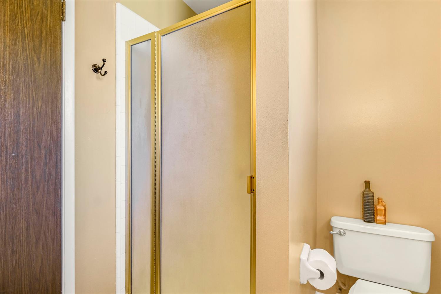 6620 N Dearing Ave, Fresno, CA 93710