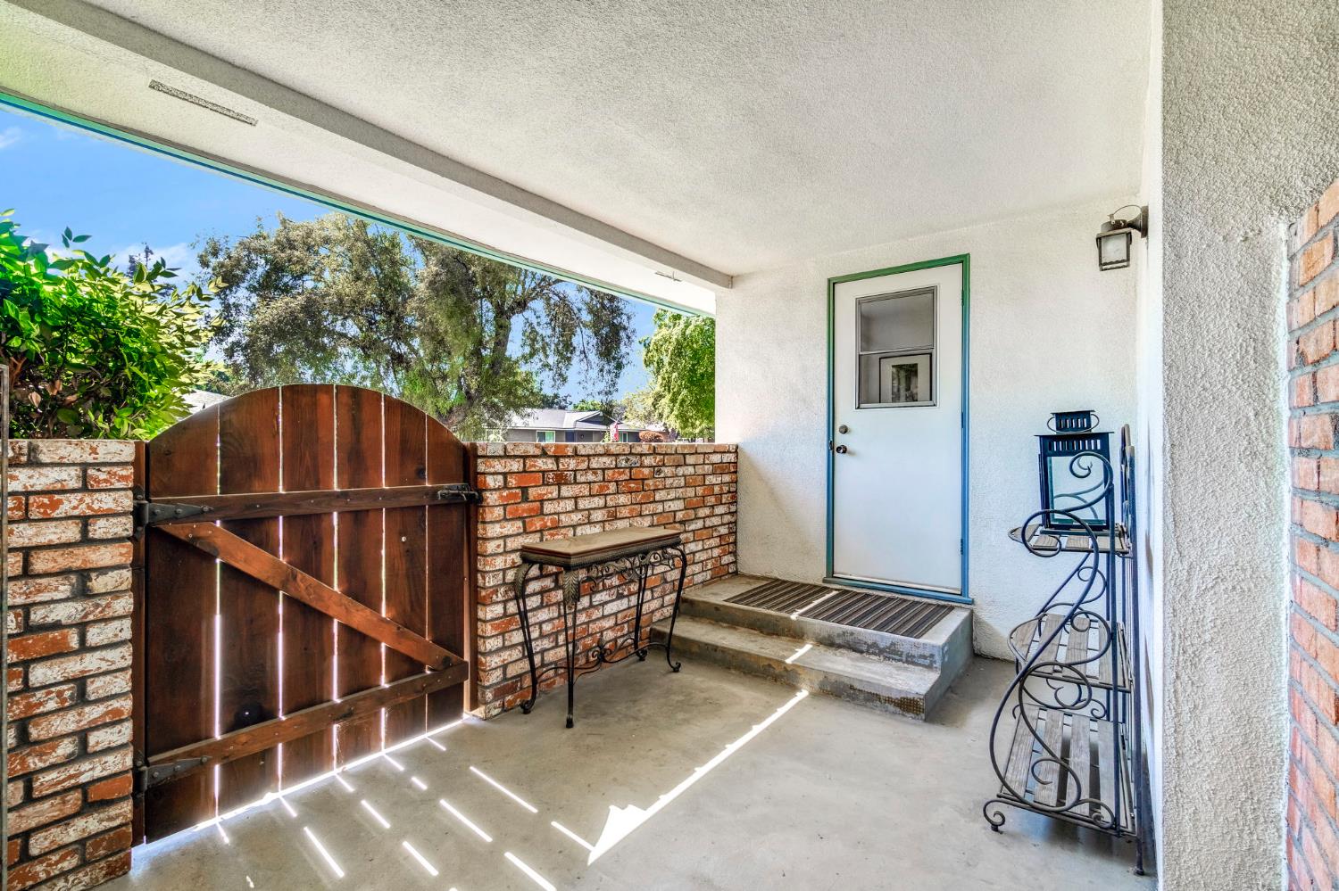 6620 N Dearing Ave, Fresno, CA 93710