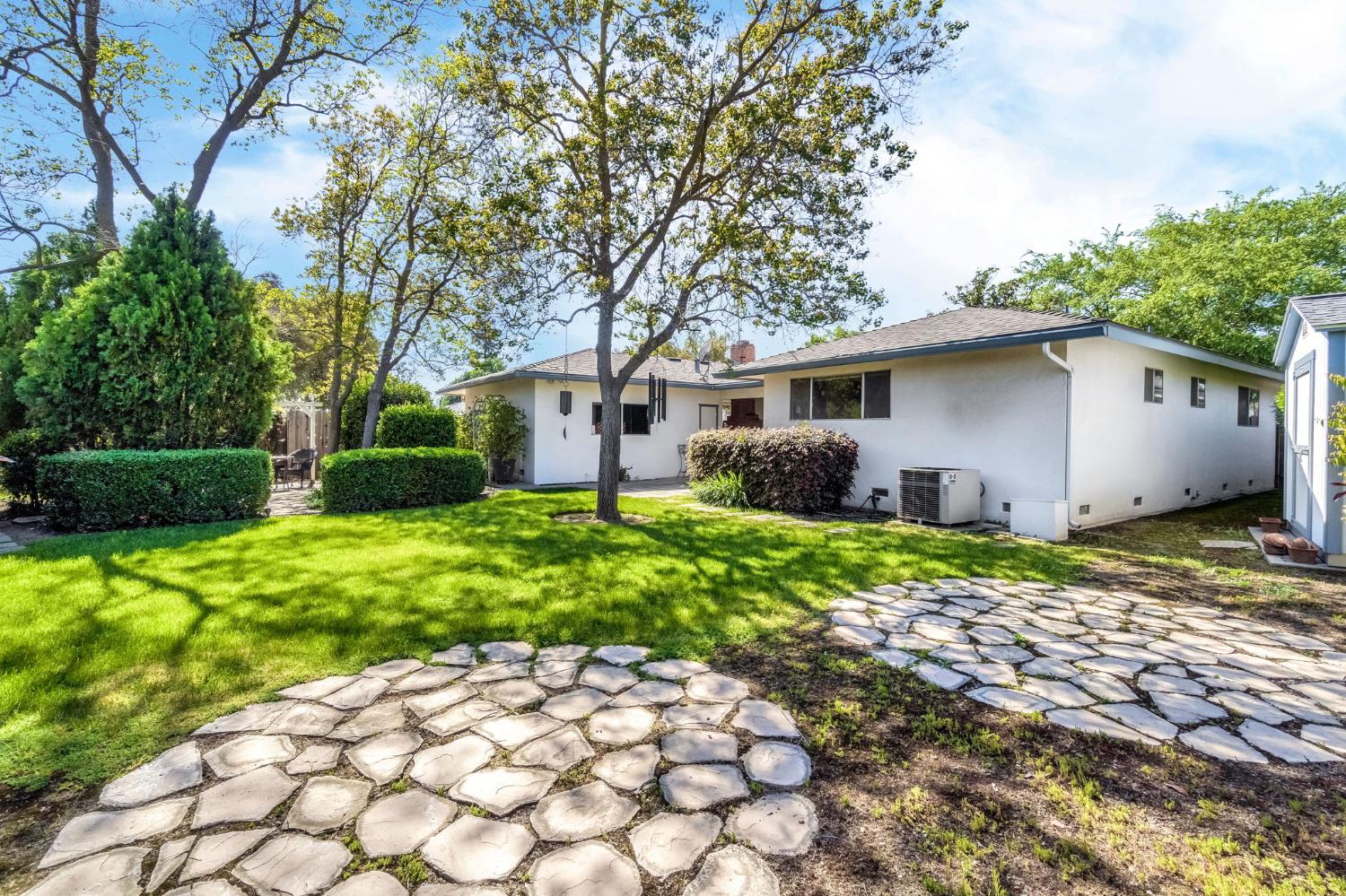 6620 N Dearing Ave, Fresno, CA 93710