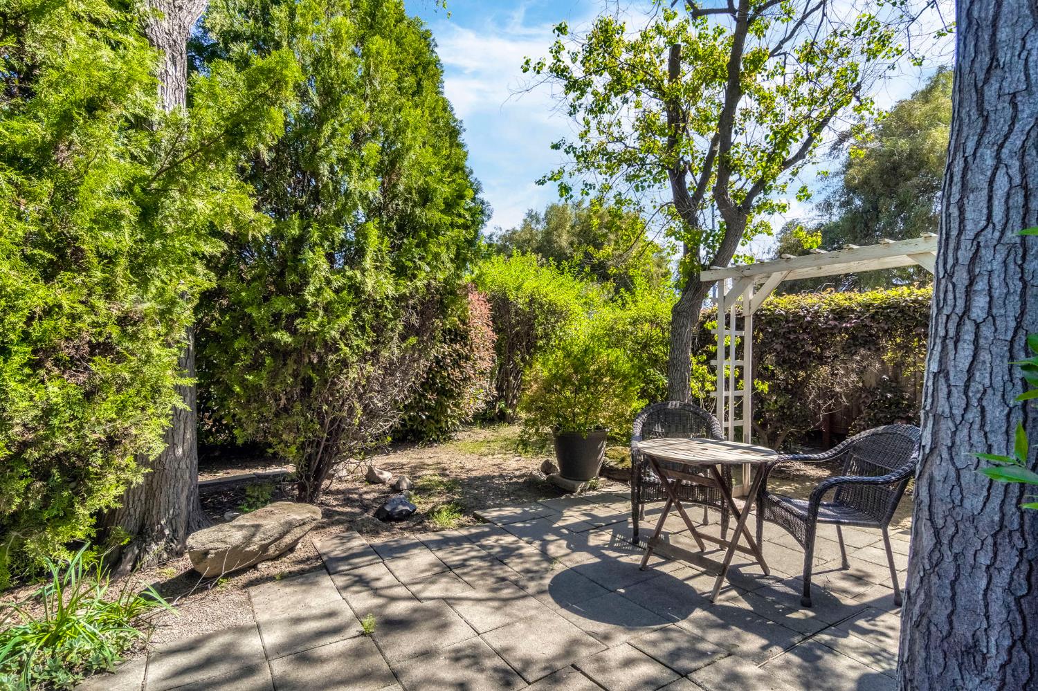 6620 N Dearing Ave, Fresno, CA 93710