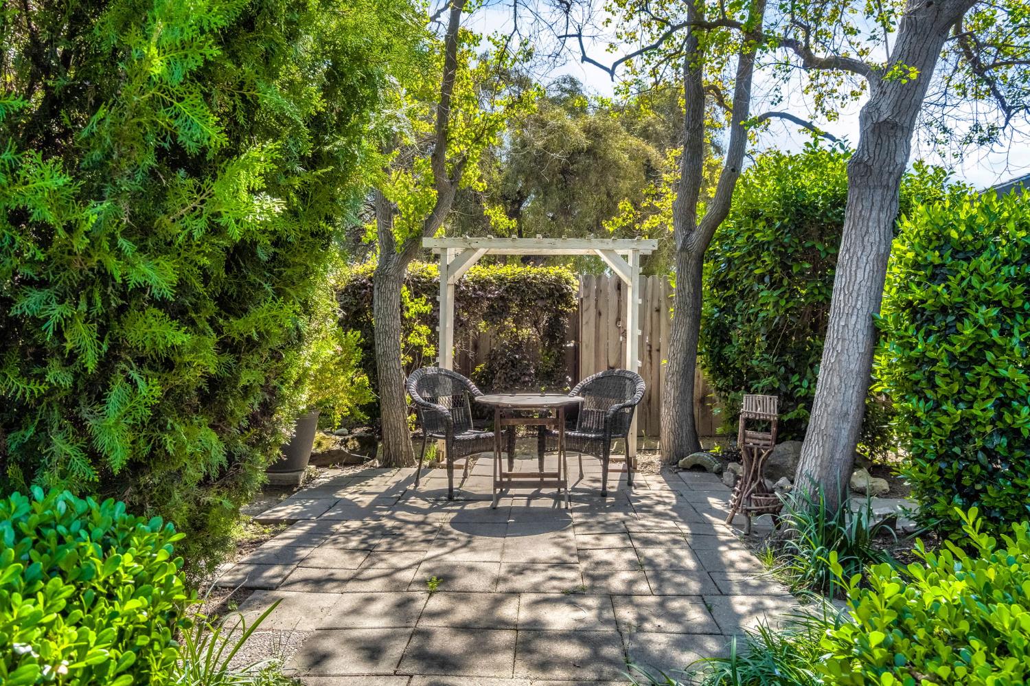 6620 N Dearing Ave, Fresno, CA 93710