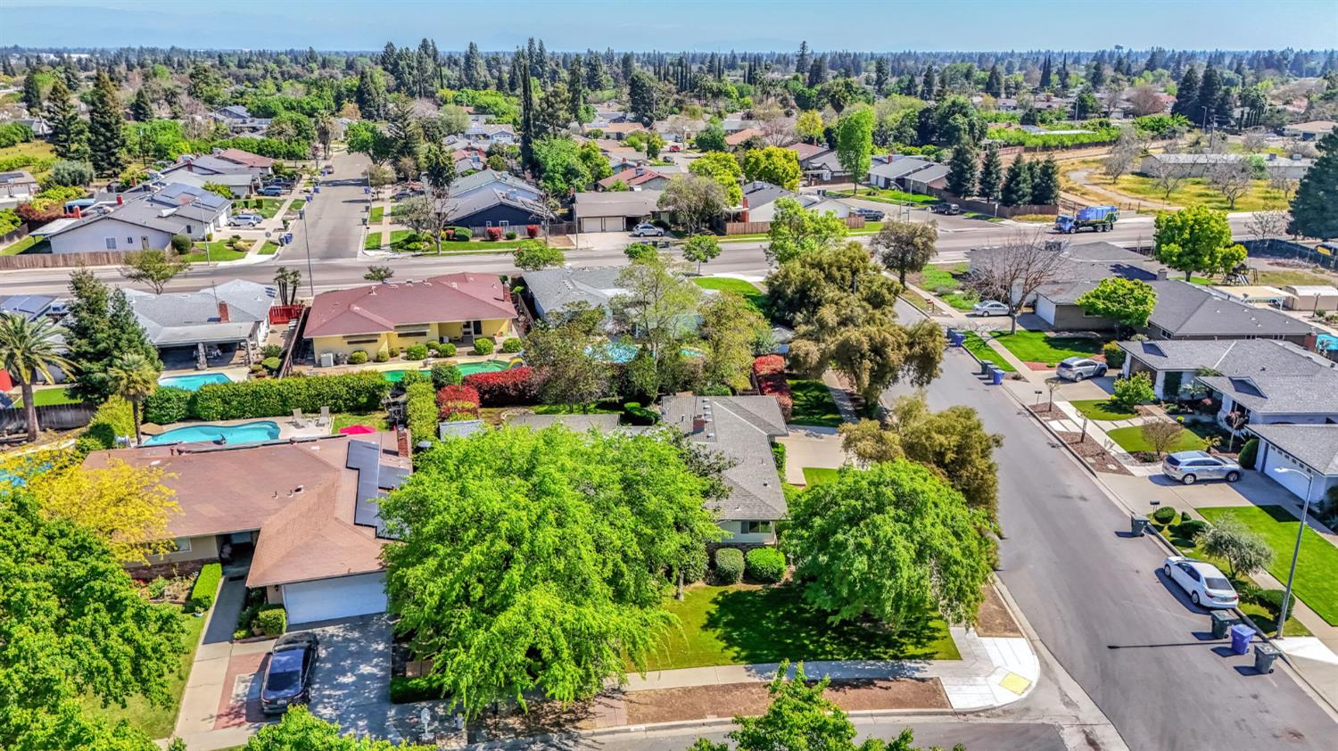 6620 N Dearing Ave, Fresno, CA 93710