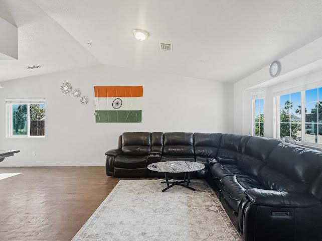 1895 Madison Dr, Madera, CA 93638