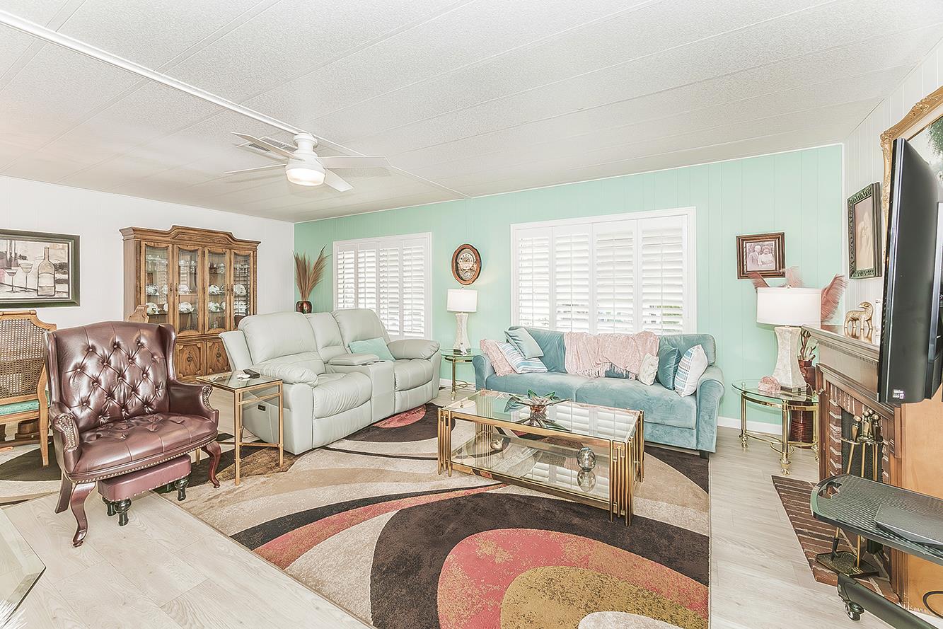 371 Bethel Ave #27, Sanger, CA 93657