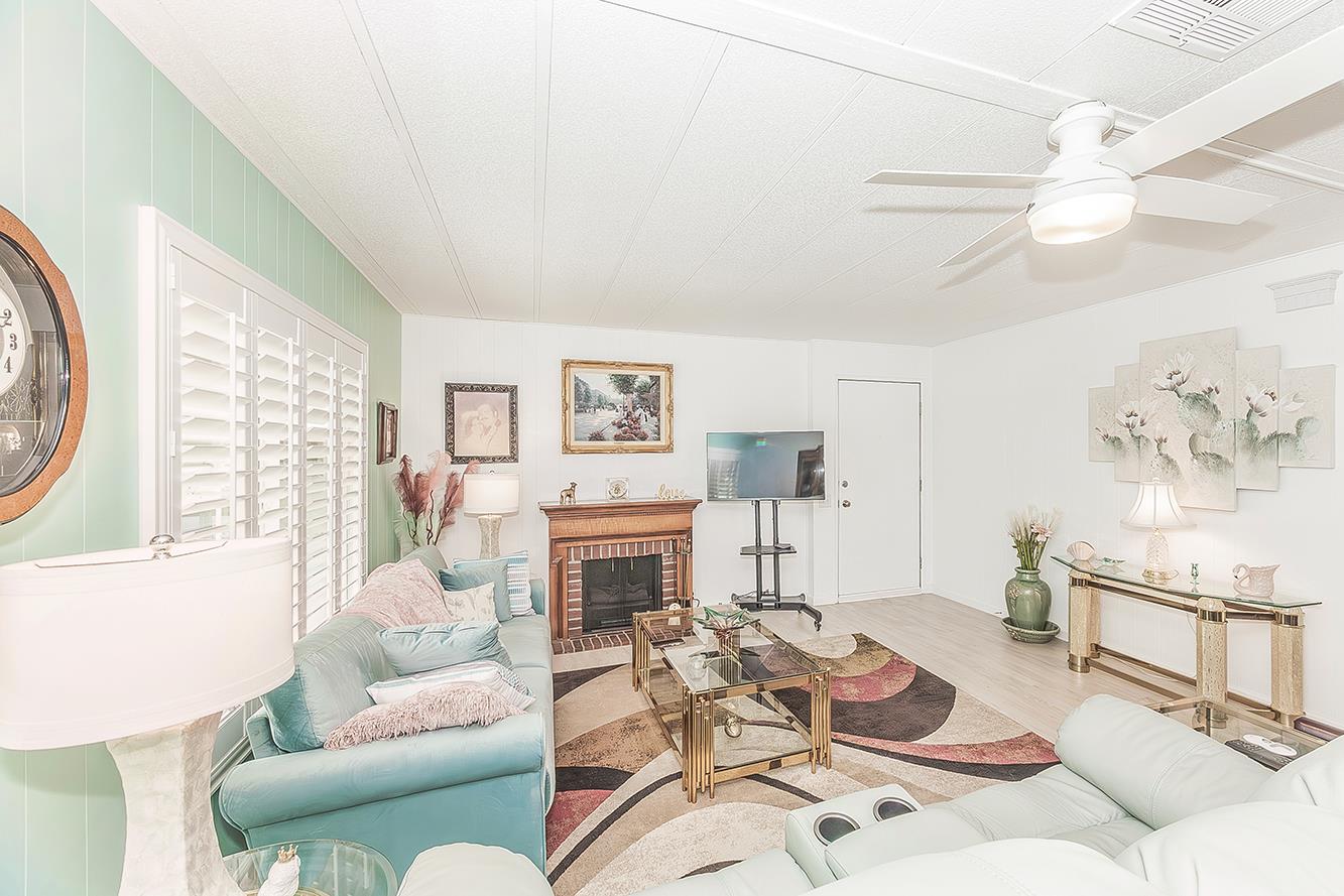 371 Bethel Ave #27, Sanger, CA 93657