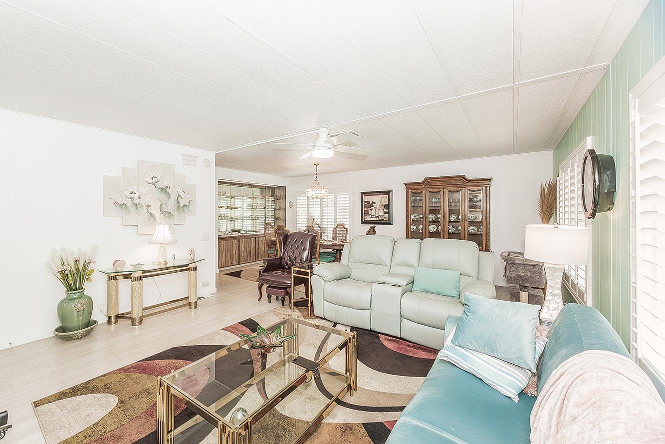 371 Bethel Ave #27, Sanger, CA 93657