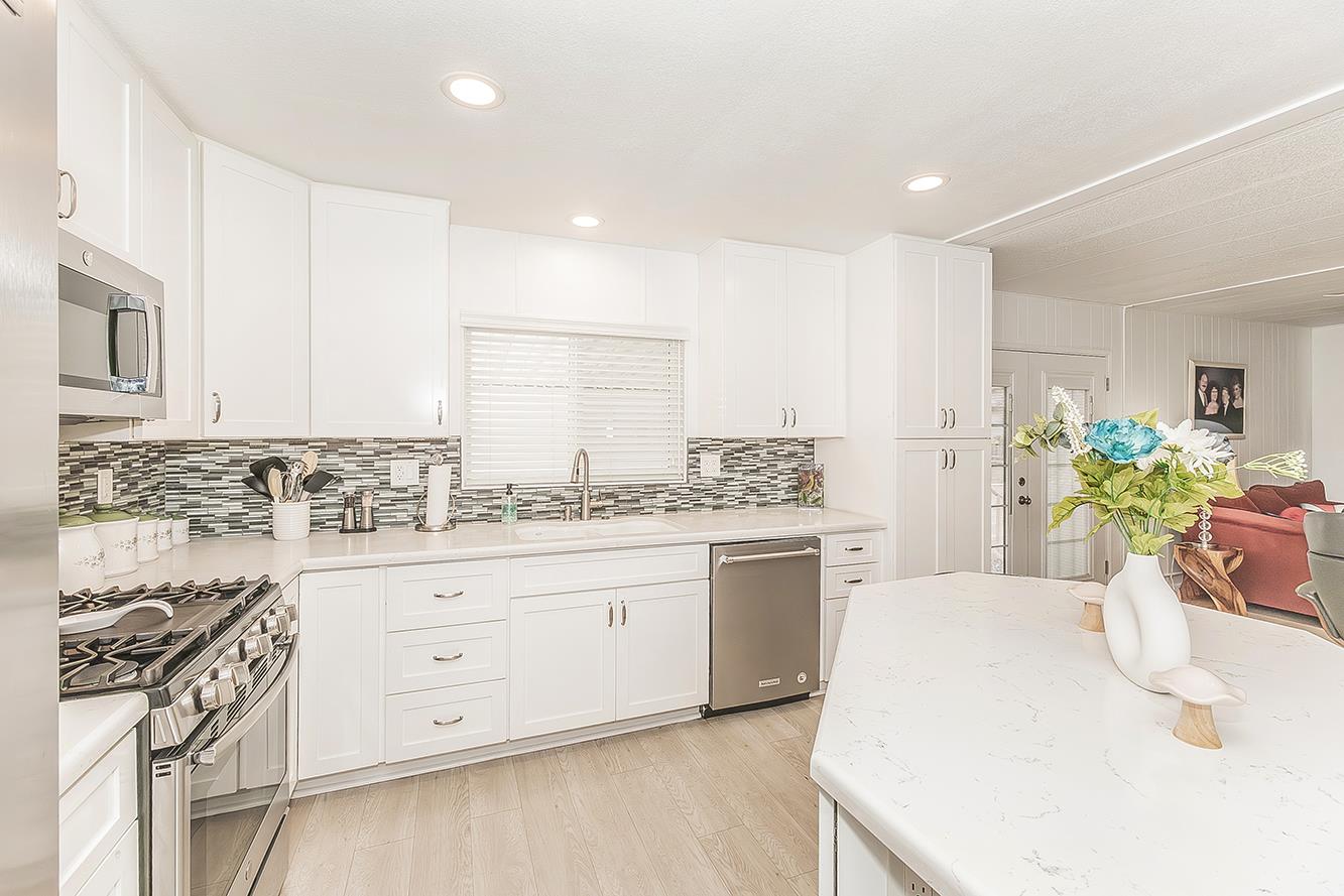 371 Bethel Ave #27, Sanger, CA 93657