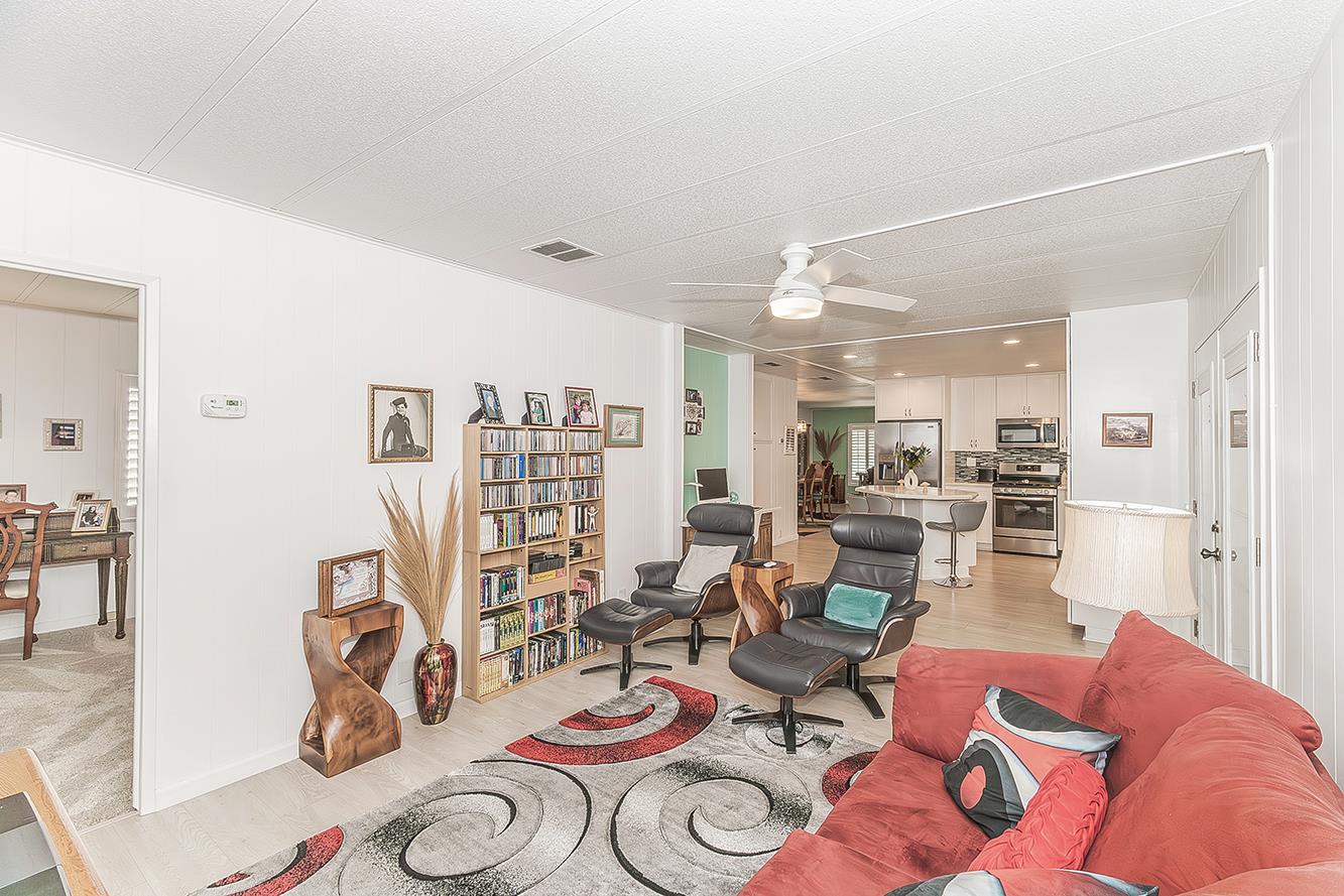 371 Bethel Ave #27, Sanger, CA 93657