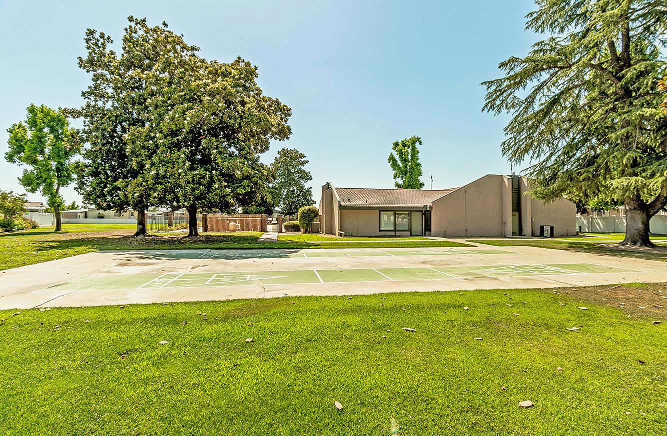 371 Bethel Ave #27, Sanger, CA 93657