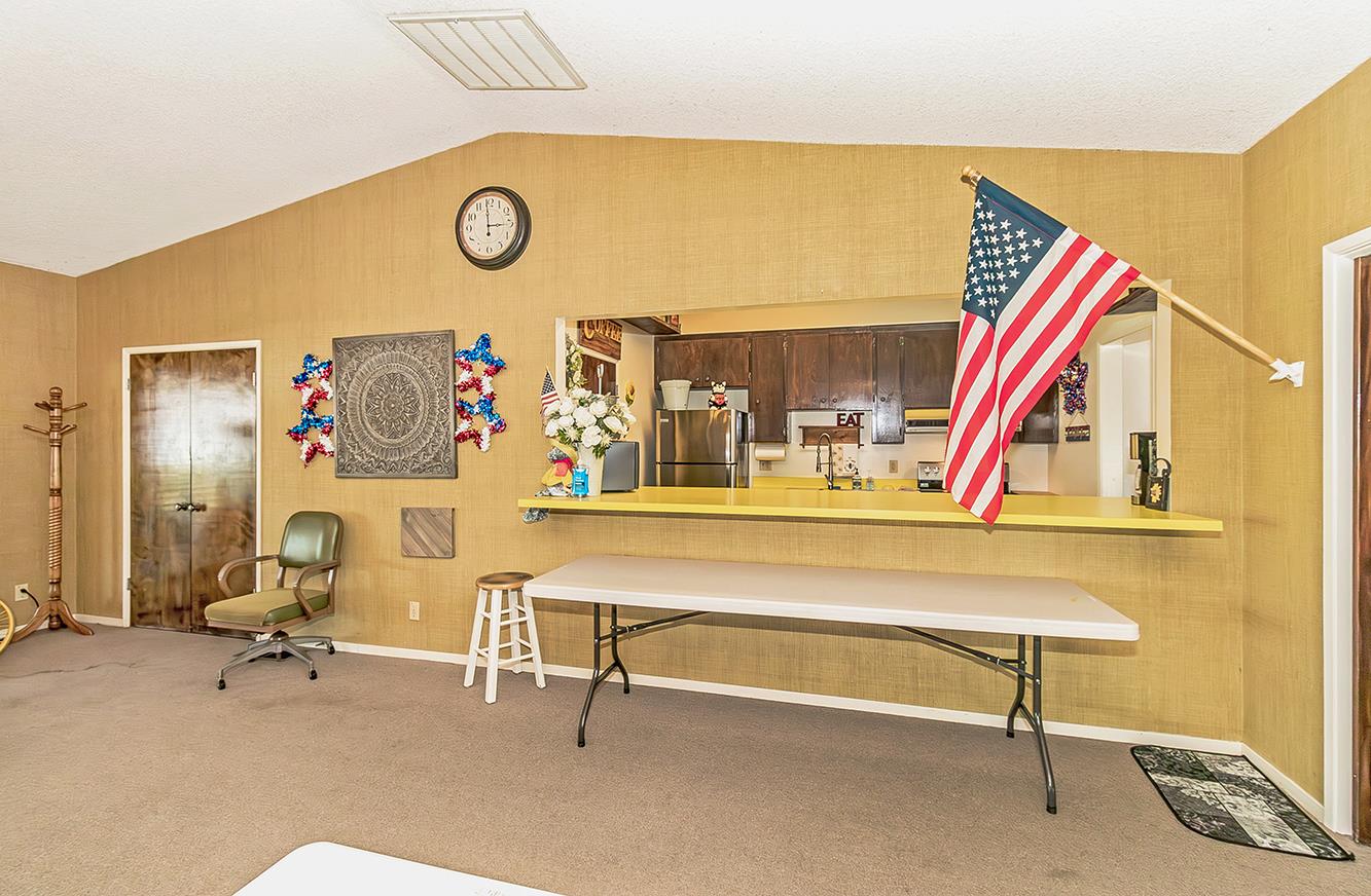 371 Bethel Ave #27, Sanger, CA 93657