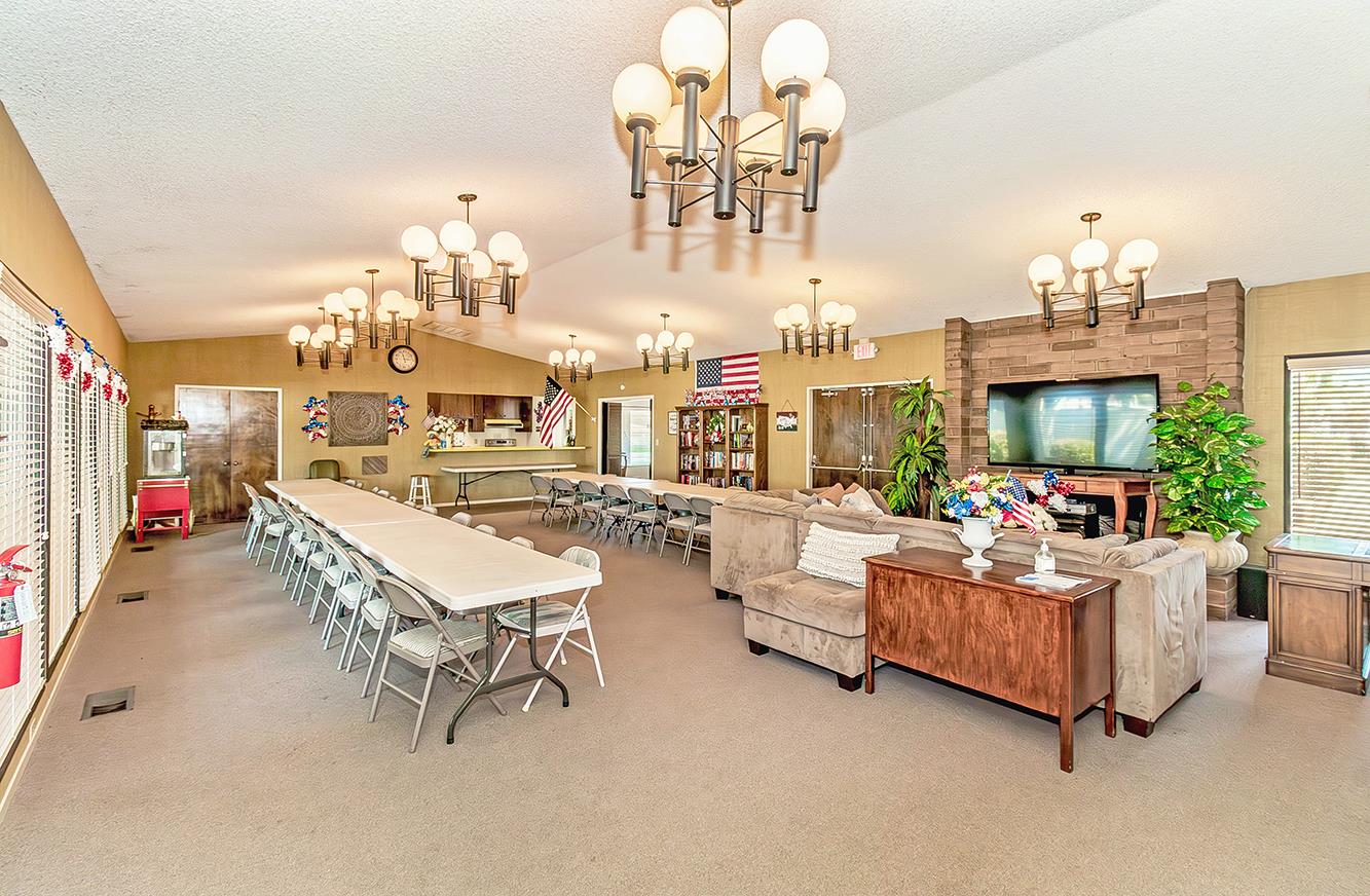 371 Bethel Ave #27, Sanger, CA 93657