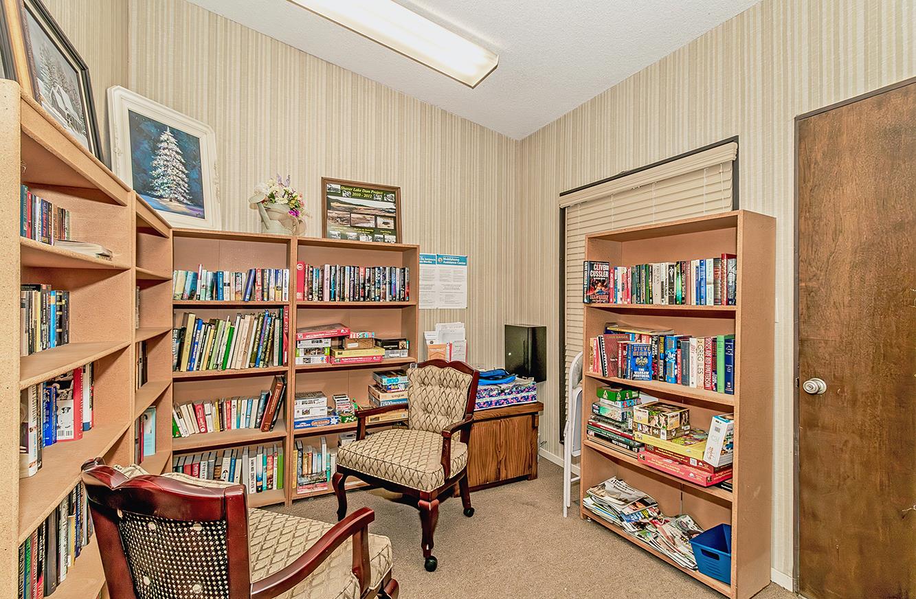 371 Bethel Ave #27, Sanger, CA 93657