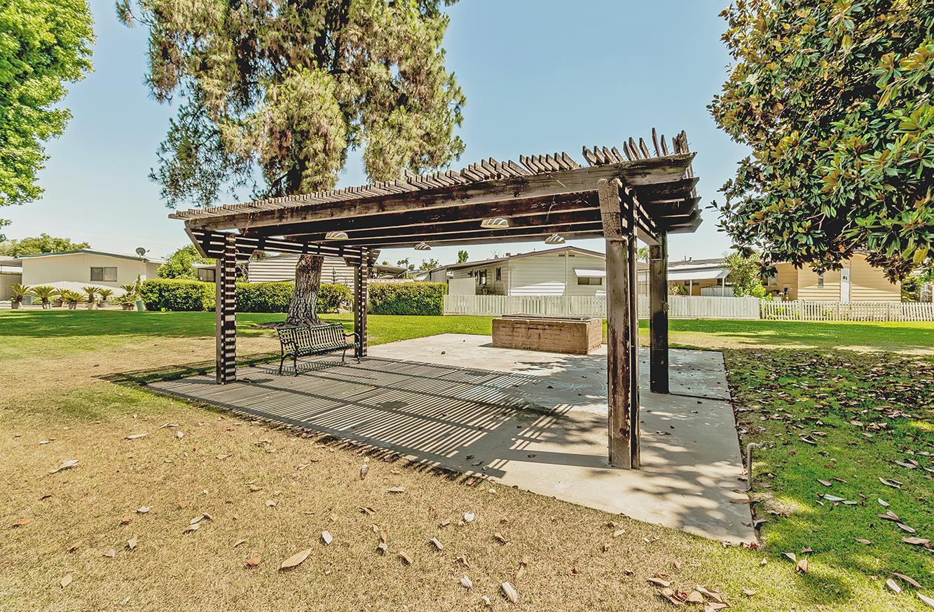 371 Bethel Ave #27, Sanger, CA 93657