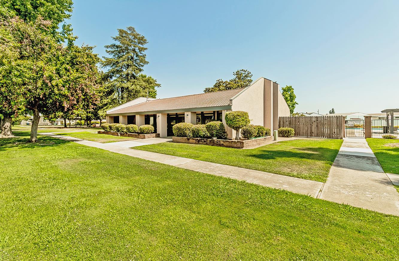 371 Bethel Ave #27, Sanger, CA 93657