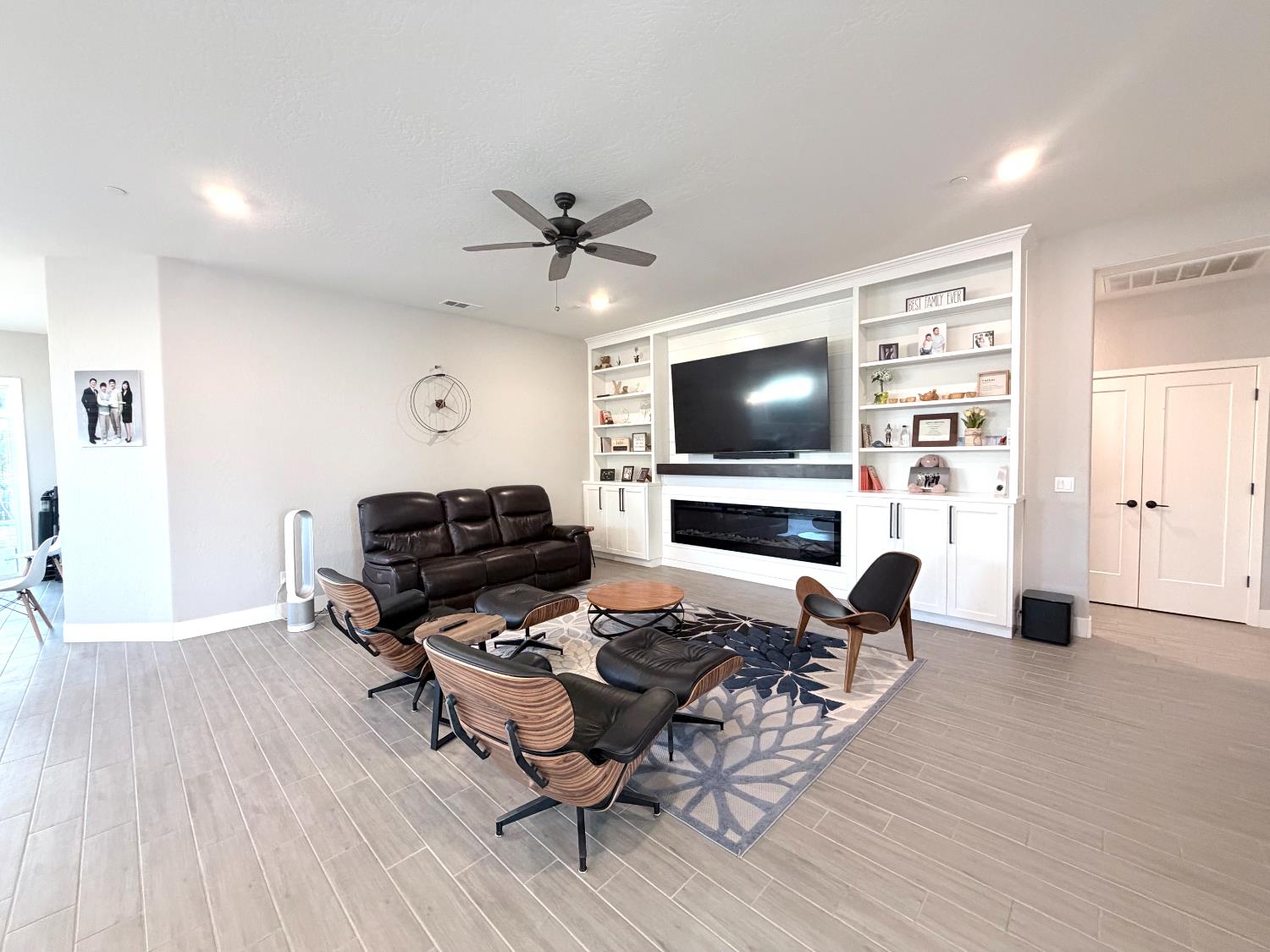 2031 N Osmun Ave, Clovis, CA 93619