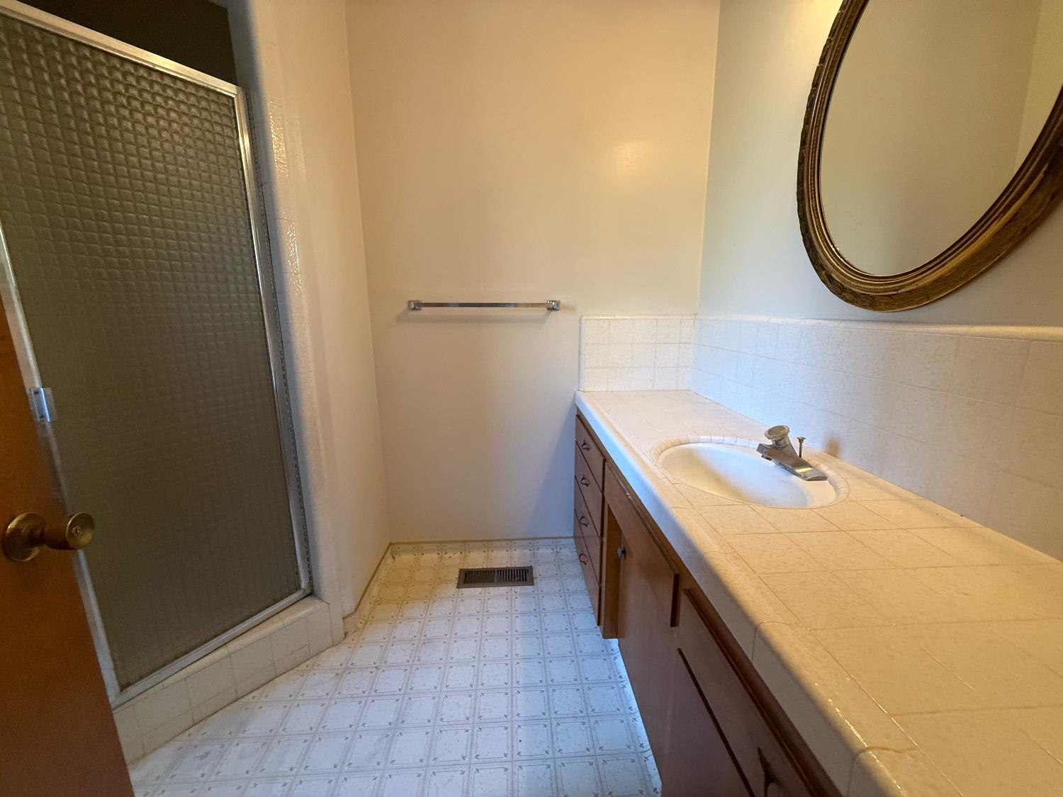 2510 W Escalon Ave, Fresno, CA 93711