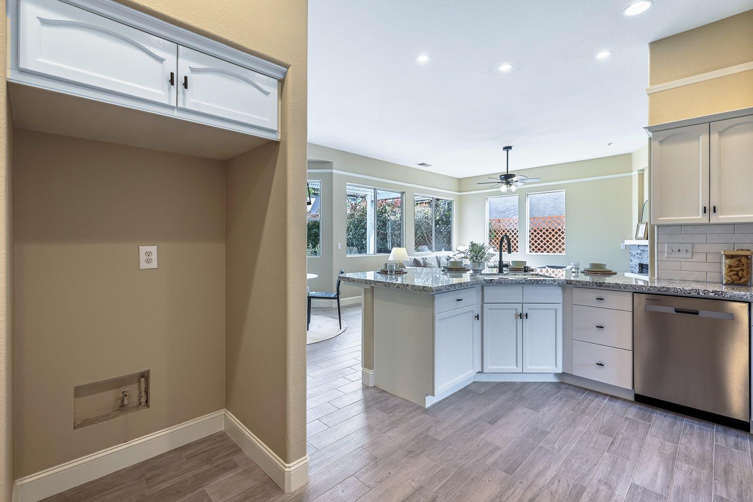 2735 Swift Ave, Clovis, CA 93611