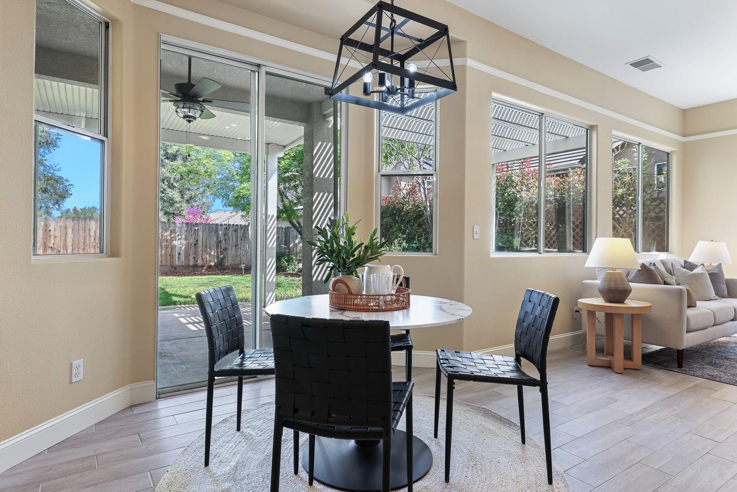 2735 Swift Ave, Clovis, CA 93611