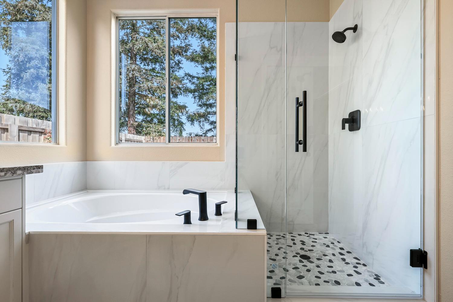 2735 Swift Ave, Clovis, CA 93611