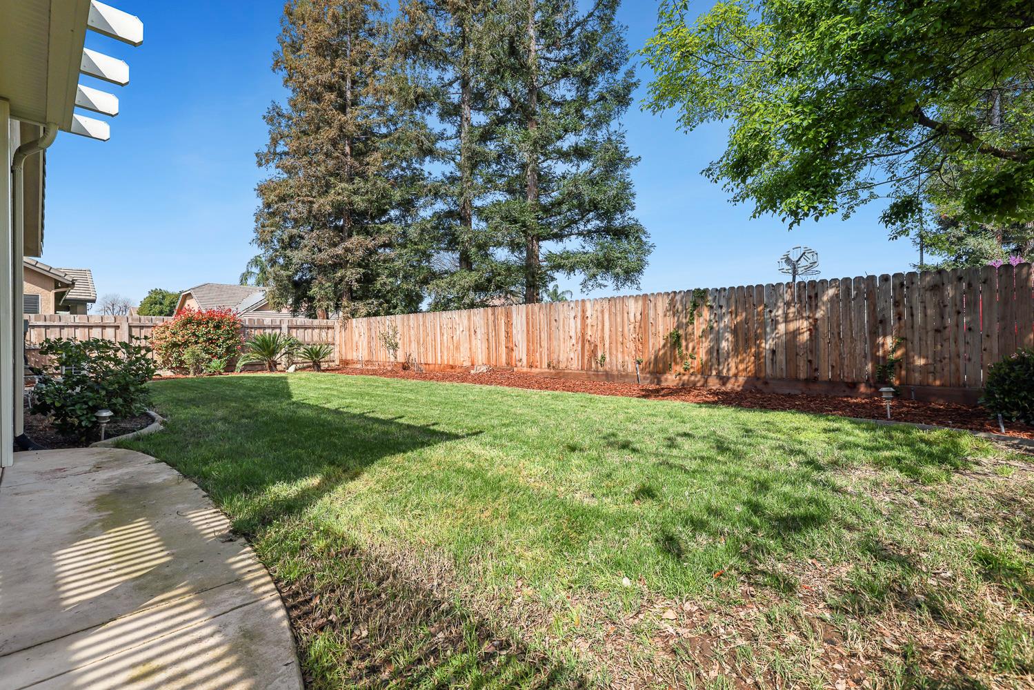 2735 Swift Ave, Clovis, CA 93611