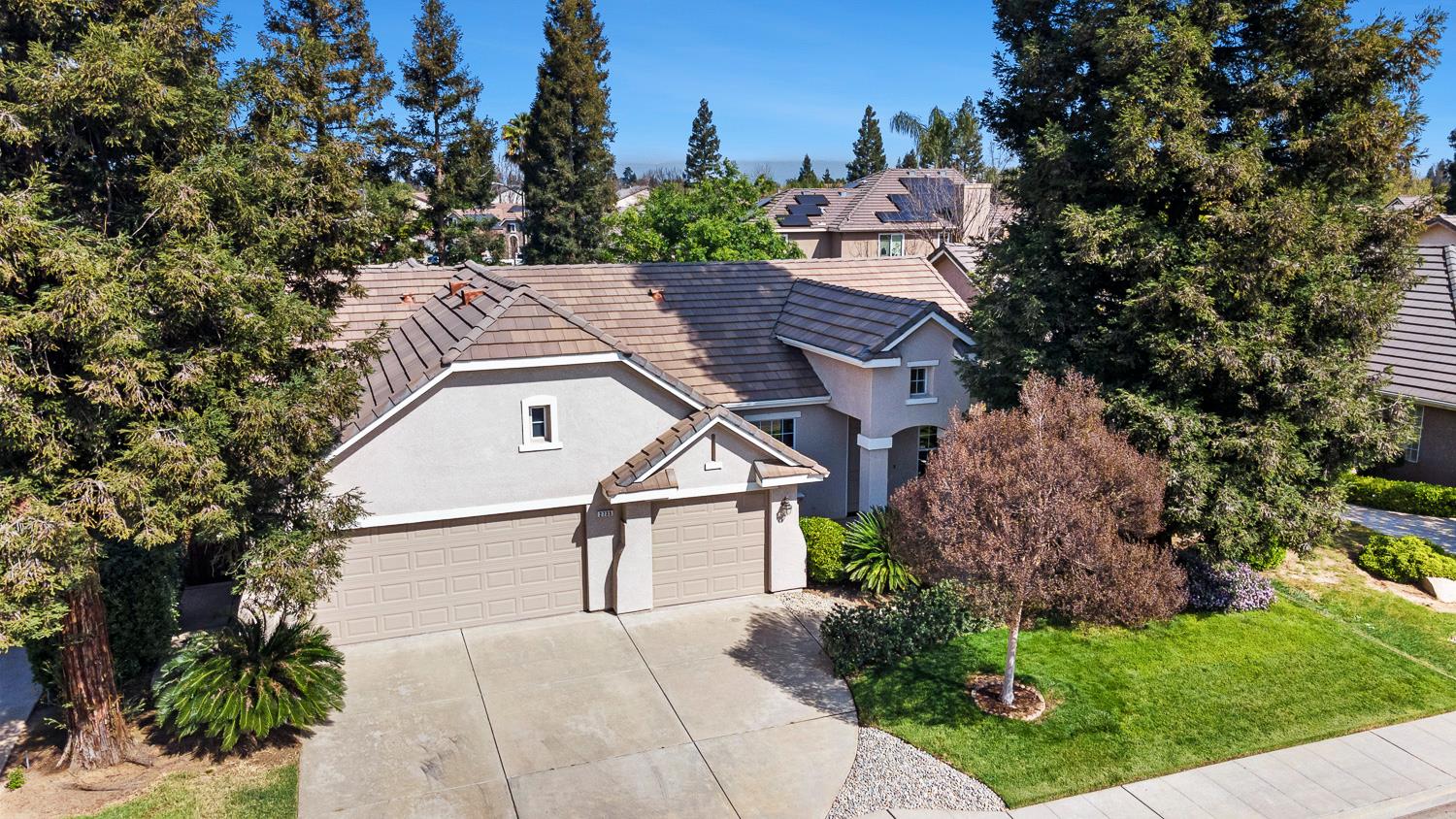 2735 Swift Ave, Clovis, CA 93611