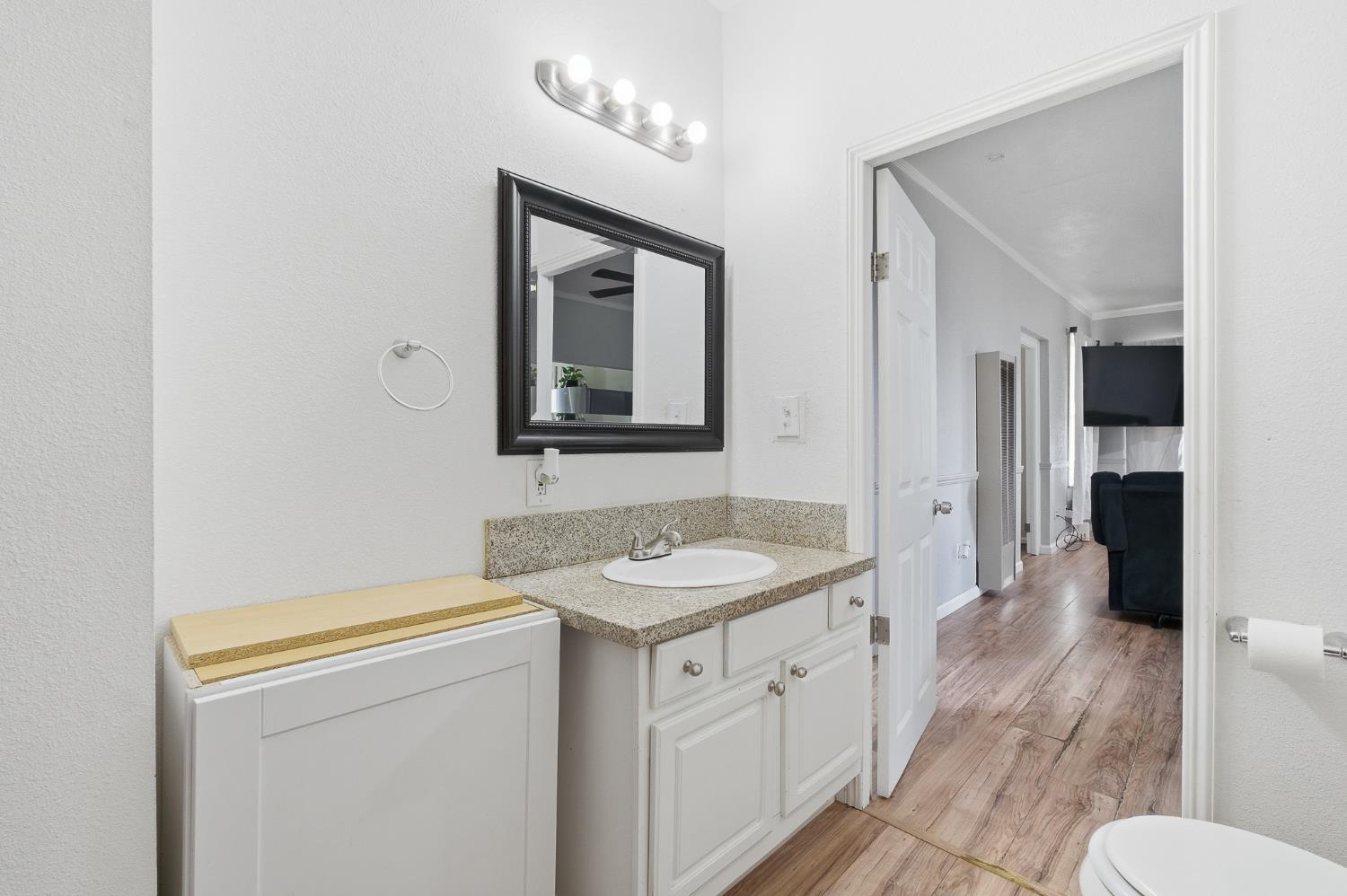 1920 9th St, Sanger, CA 93657