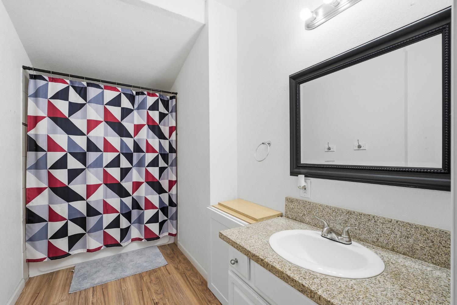 1920 9th St, Sanger, CA 93657