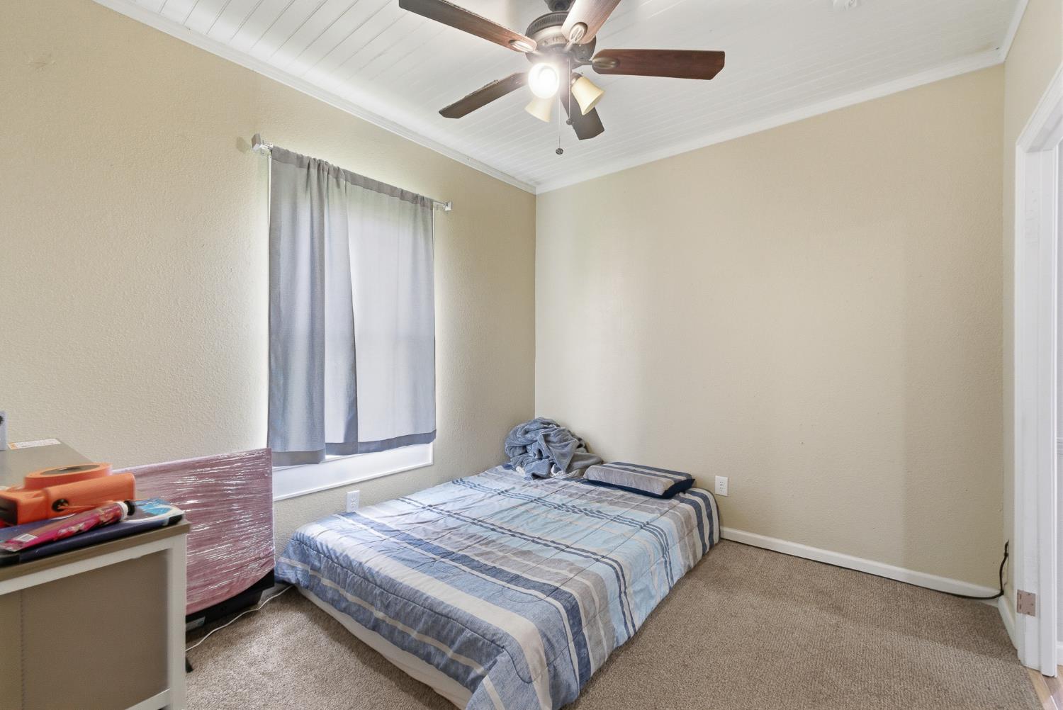 1920 9th St, Sanger, CA 93657