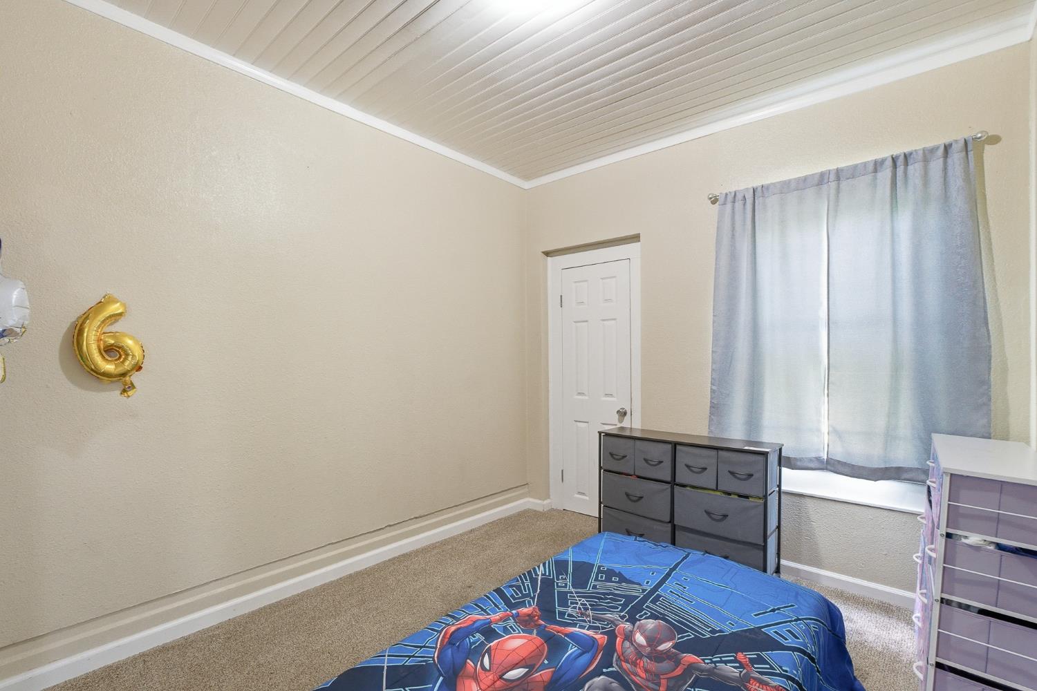 1920 9th St, Sanger, CA 93657