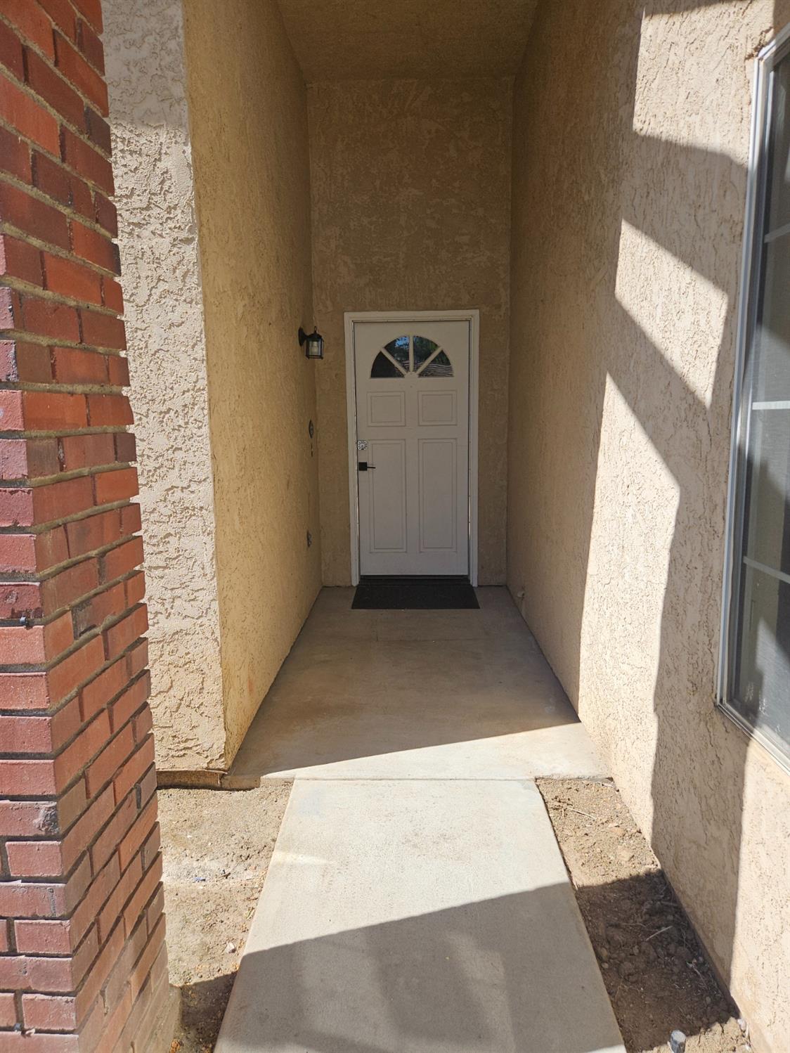 860 Mcarthur Ave, Clovis, CA 93611