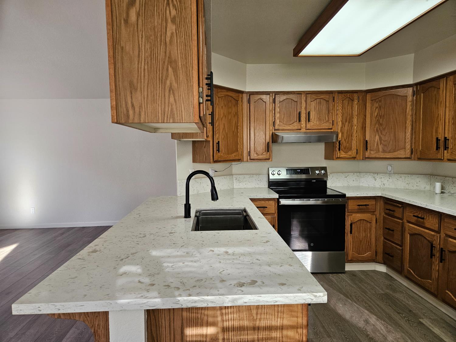 860 Mcarthur Ave, Clovis, CA 93611