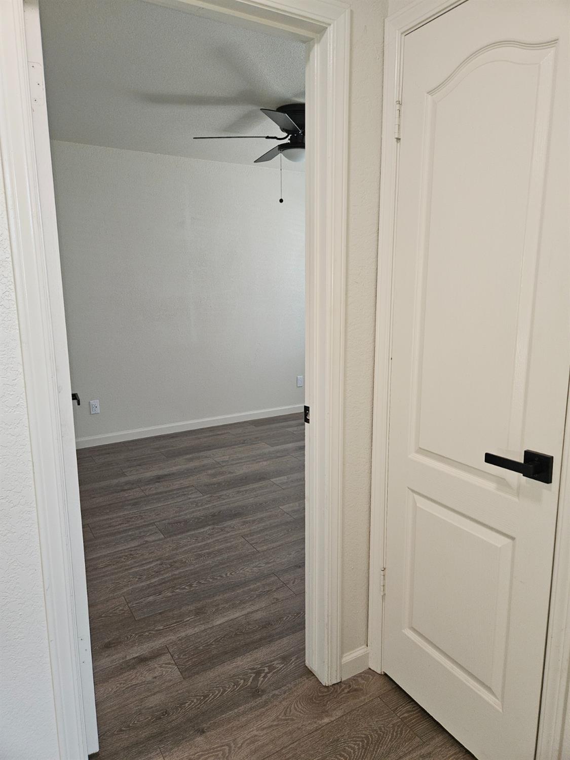 860 Mcarthur Ave, Clovis, CA 93611