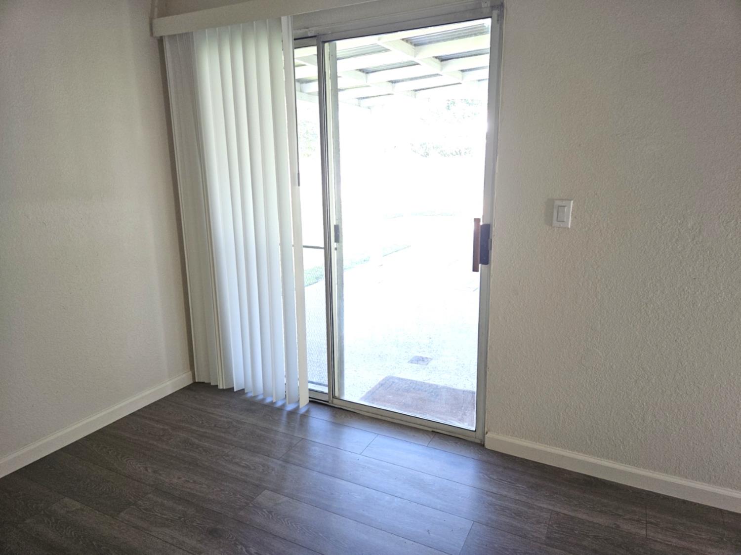 860 Mcarthur Ave, Clovis, CA 93611