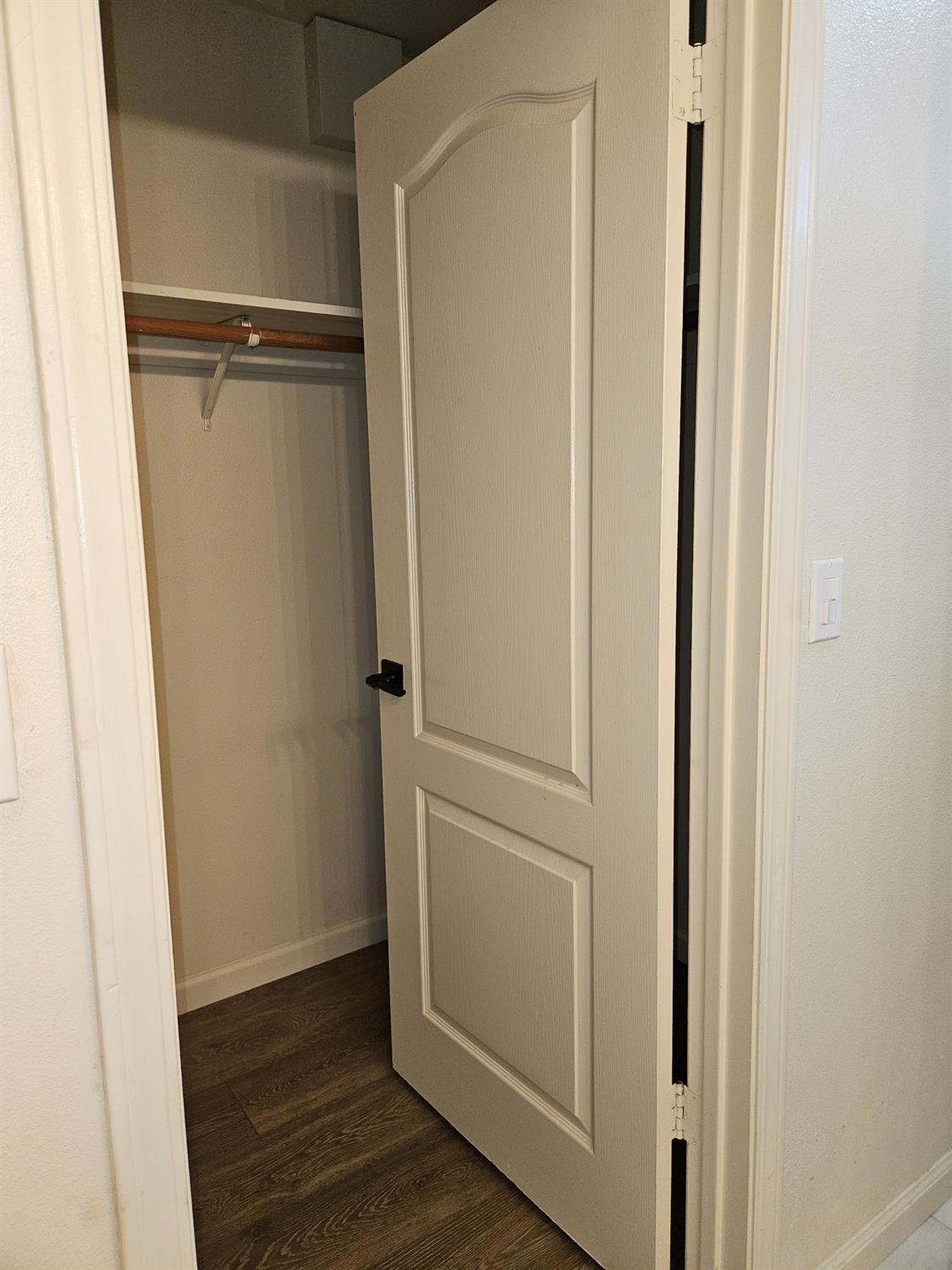 860 Mcarthur Ave, Clovis, CA 93611